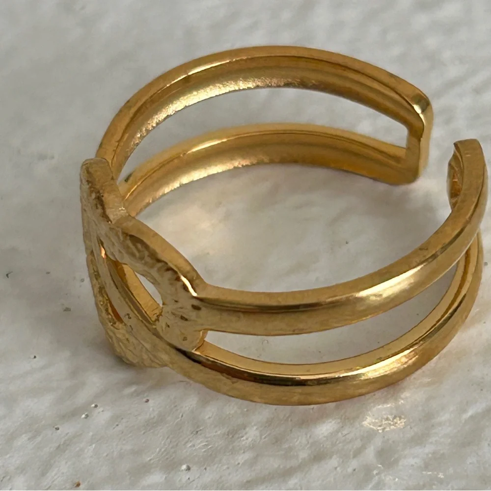 Stainless steel adjustable Gold Heart-Shaped Ring
